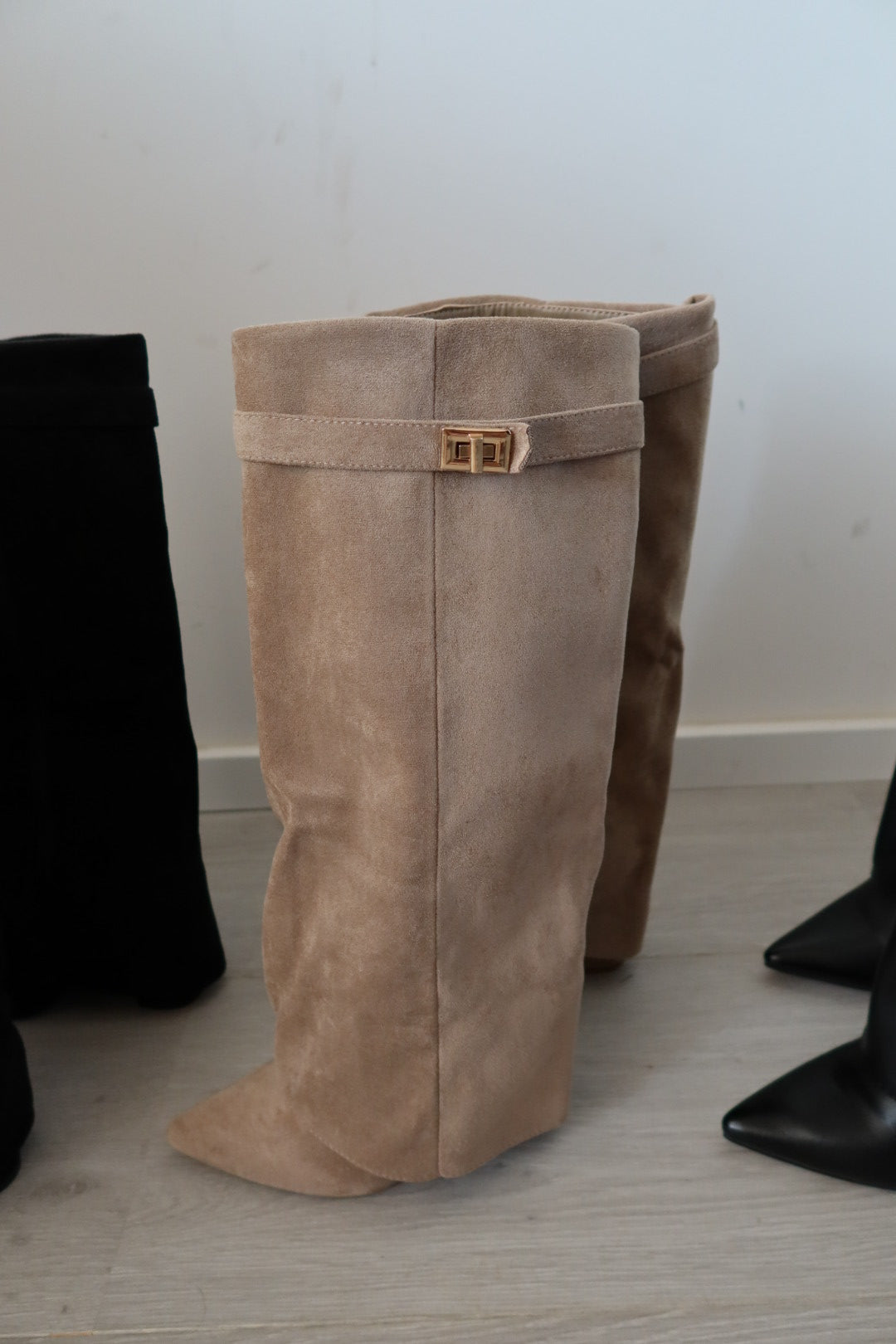 Buty Cherries Beżowe Zamszowe