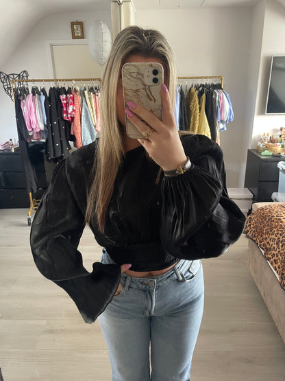Luxe Satin Puff Top - Zwart